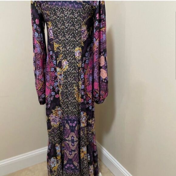 Free People NEW
Maris Printed Midi Dress
Size XS,S,
Retail $168 - Picture 3 of 8